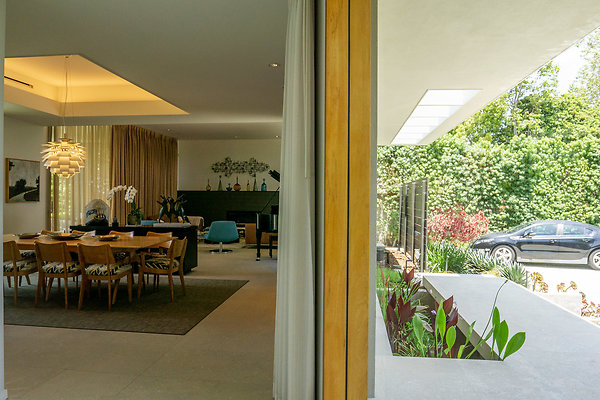 5-P04Modern1676 5-P04Modern1676