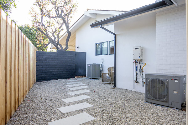 80-P-02-Modern Ranch8037